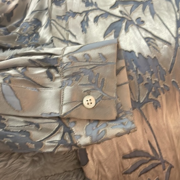 Burberry RARE Vintage Gorgeous Light Blue &Silver Silk , Rayon Blouse  🎉video - Picture 4 of 13